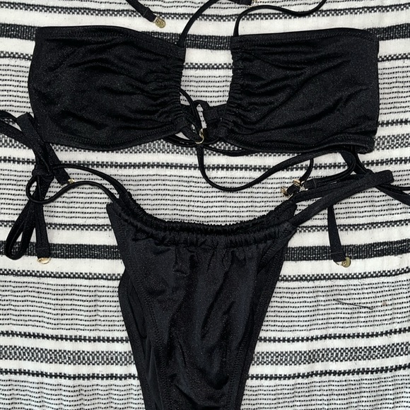 VS Bikini - Picture 2 of 4